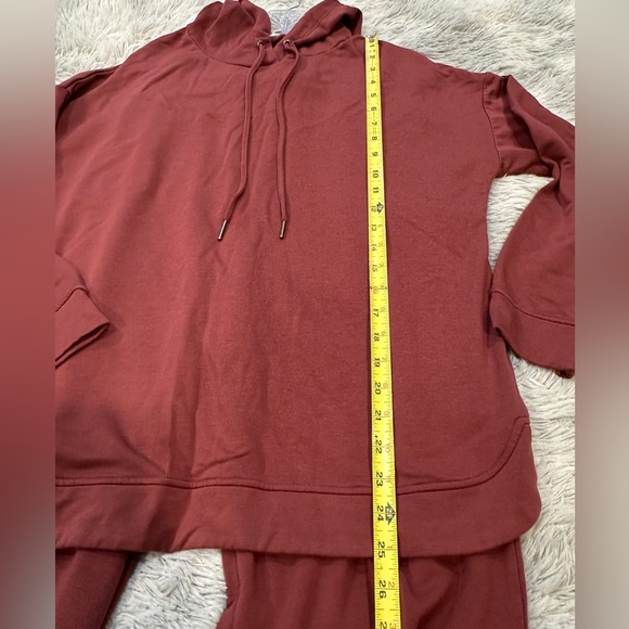 Max & Mia Burgundy Lounge Set - Picture 6 of 9